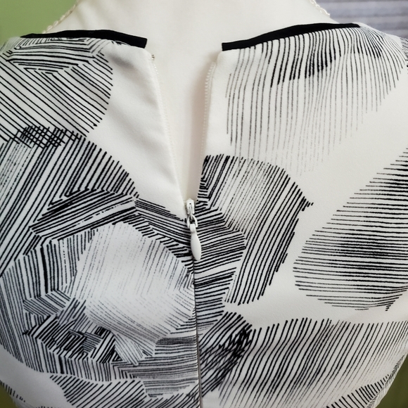 G2000 black and white dress. Size 32. Sleeveless. - Picture 7 of 9